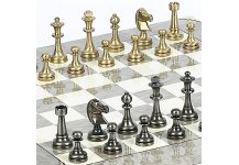 (image for) Bello Stefano Chessmen from Italy & Greenwich Chess Board